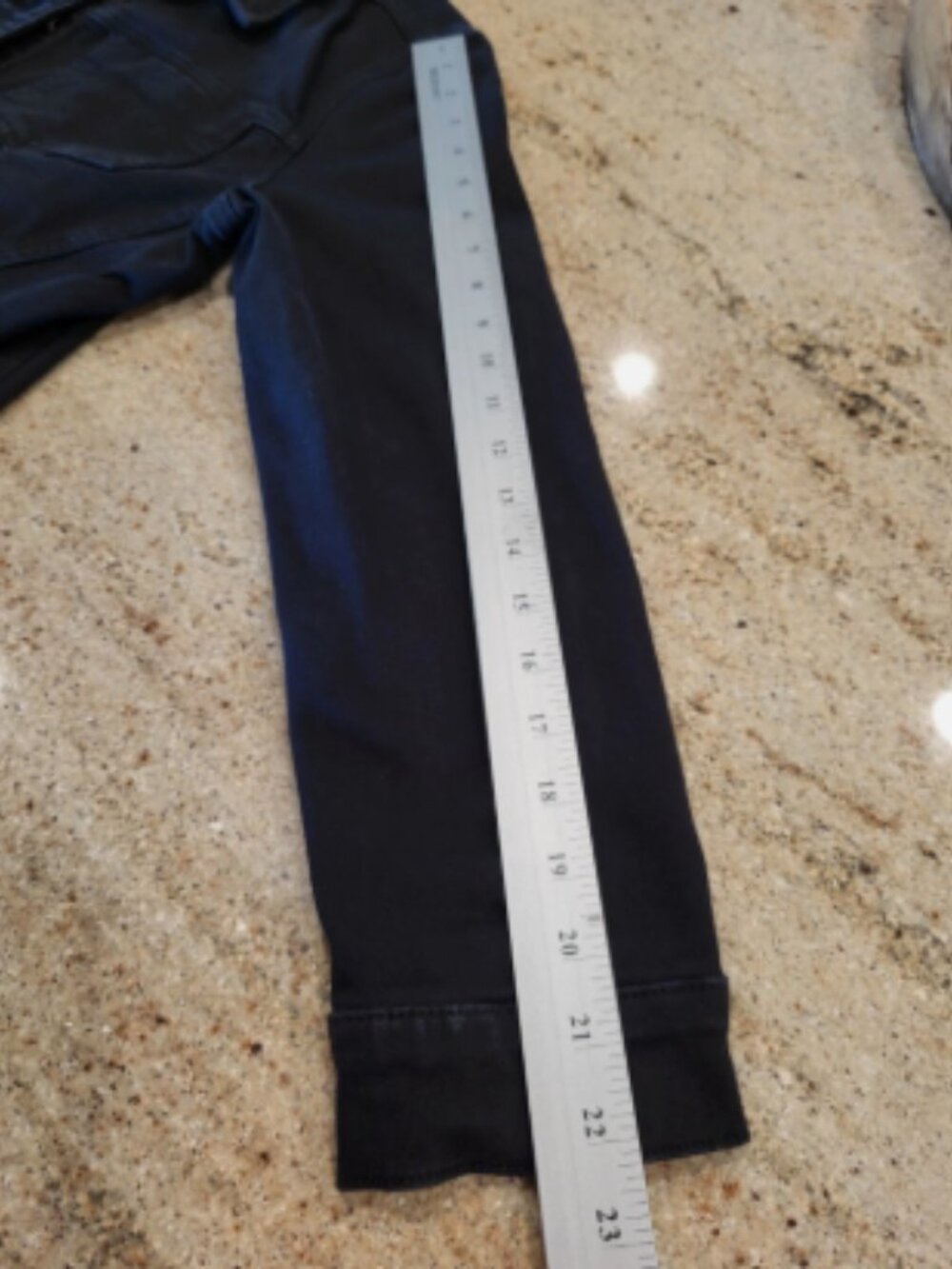 Chico's Size 1 Reg Medium Black Denim Cropped Jean Jacket 20 in length 4 Pockets - Picture 11 of 13